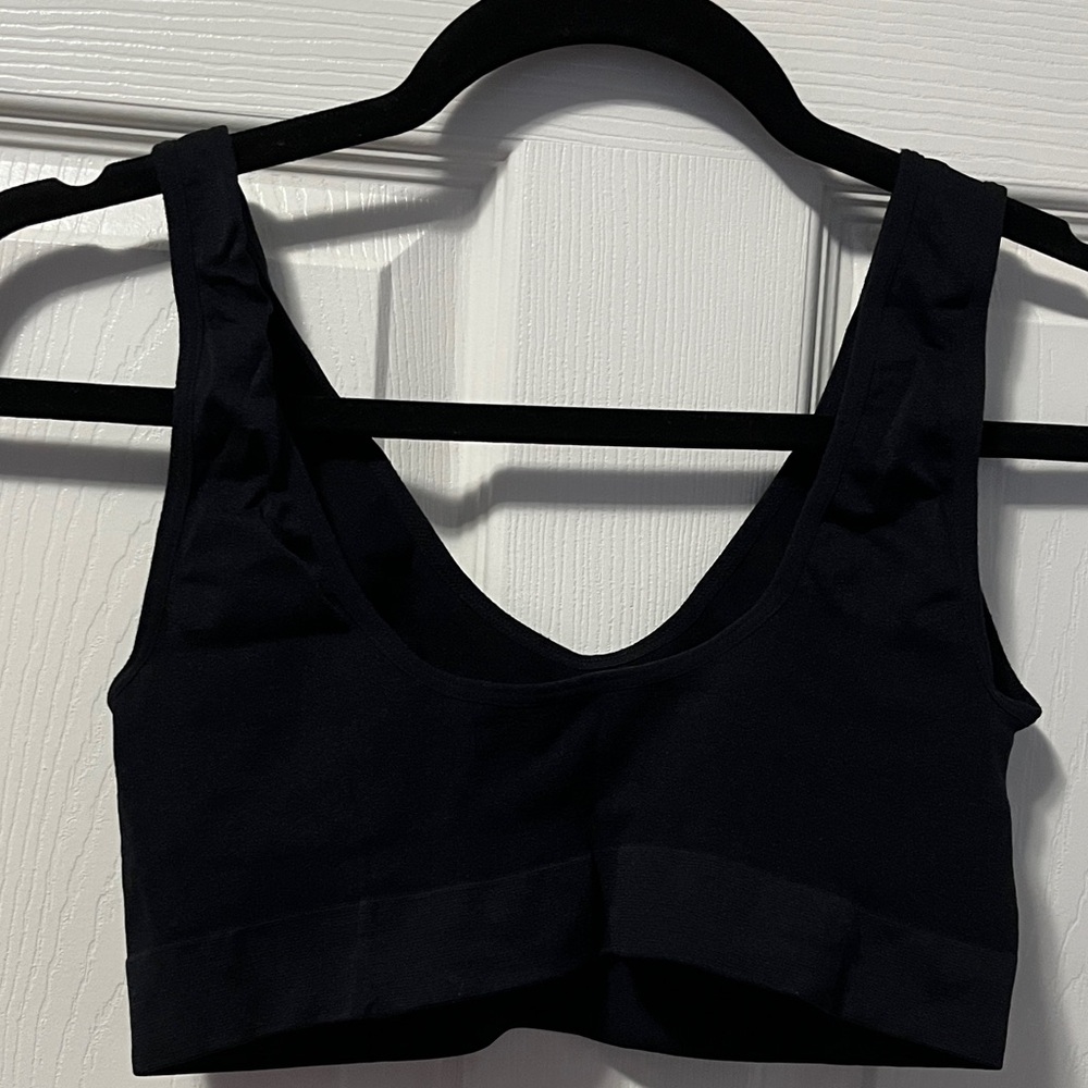 Sports Bra Style Undergarment Black Light and Comfy Non-Padded No Wires - Picture 2 of 3